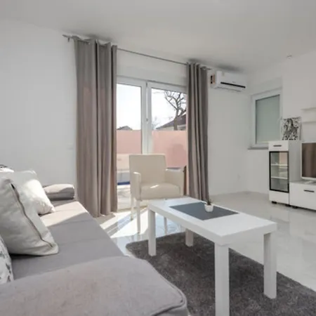 Charming Nina With Pool Villa Imotski