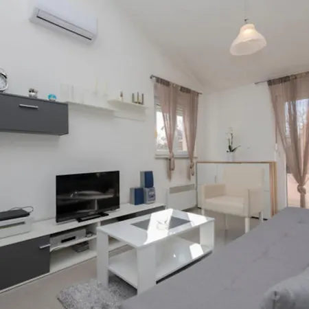 Charming Nina With Pool *